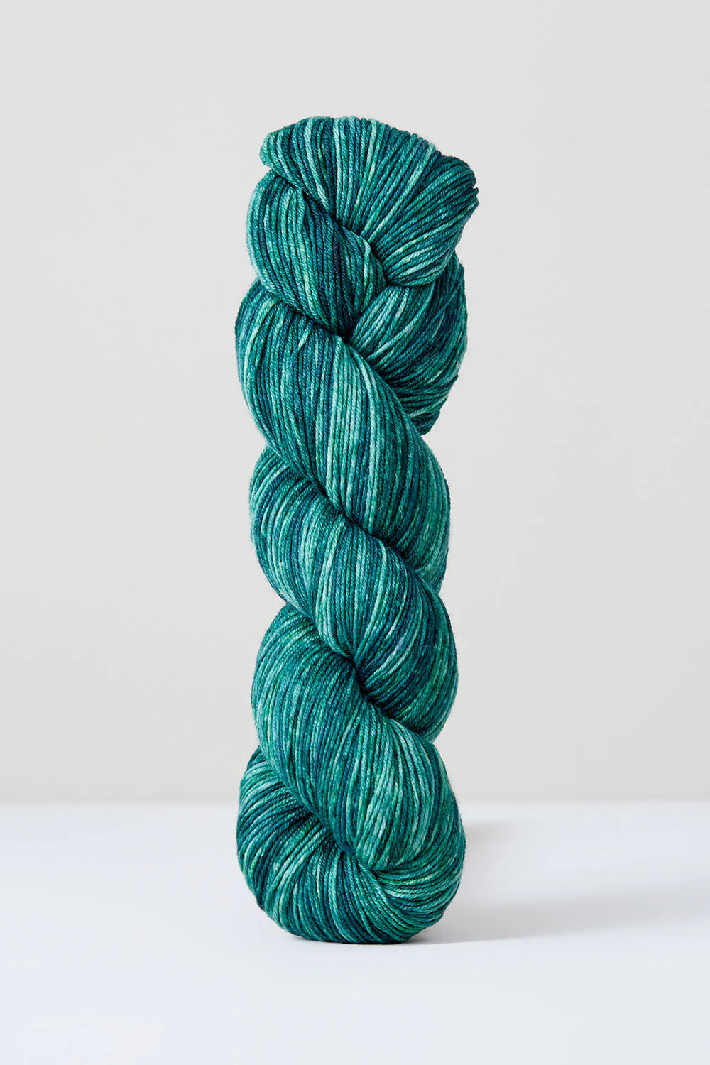 Urth Yarns Monokrom Fingering